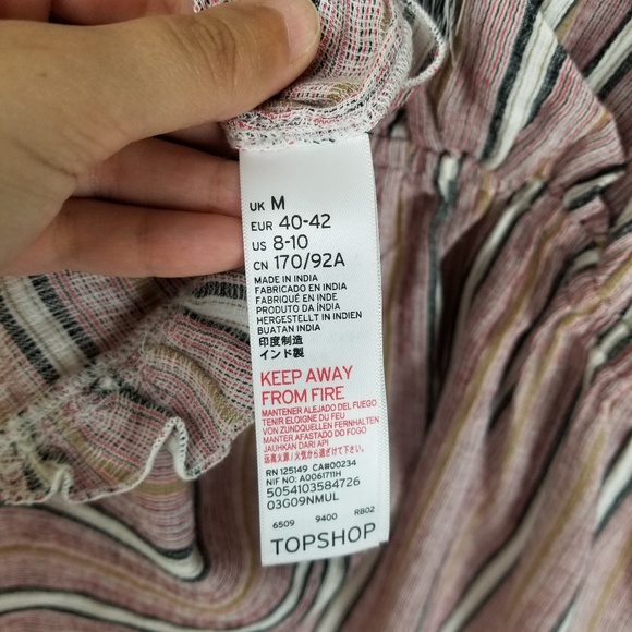 TOPSHOP - Strpe cold shoulder playsuit size M - Picture 8 of 8